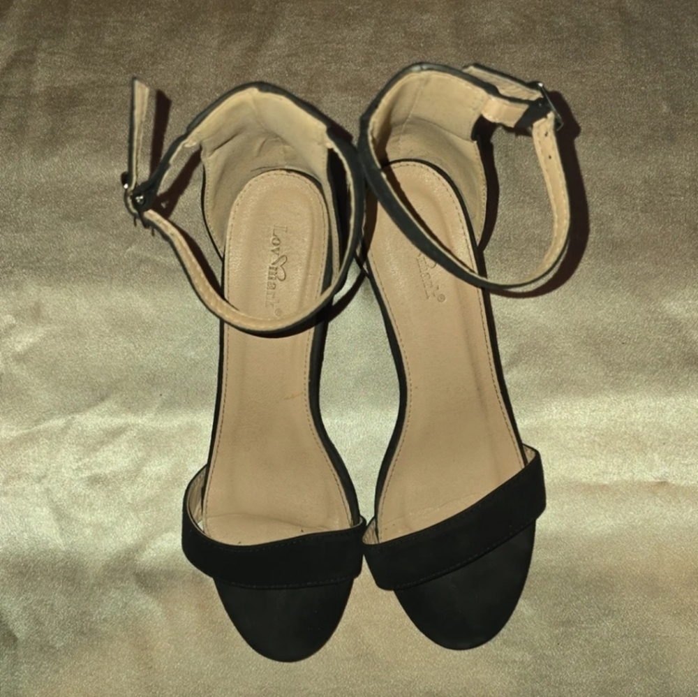 LovMark Women’s Black Suede Block Heels Ankle Strap Size 8.5